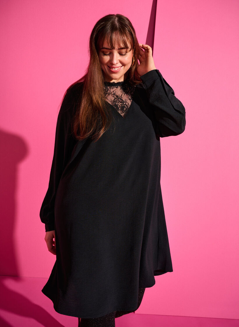 Kjole med blondedetaljer, Black, Image image number 0