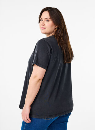 Zizzi T-skjorte i økologisk bomull med et kult trykk, Grå, Model image number 2