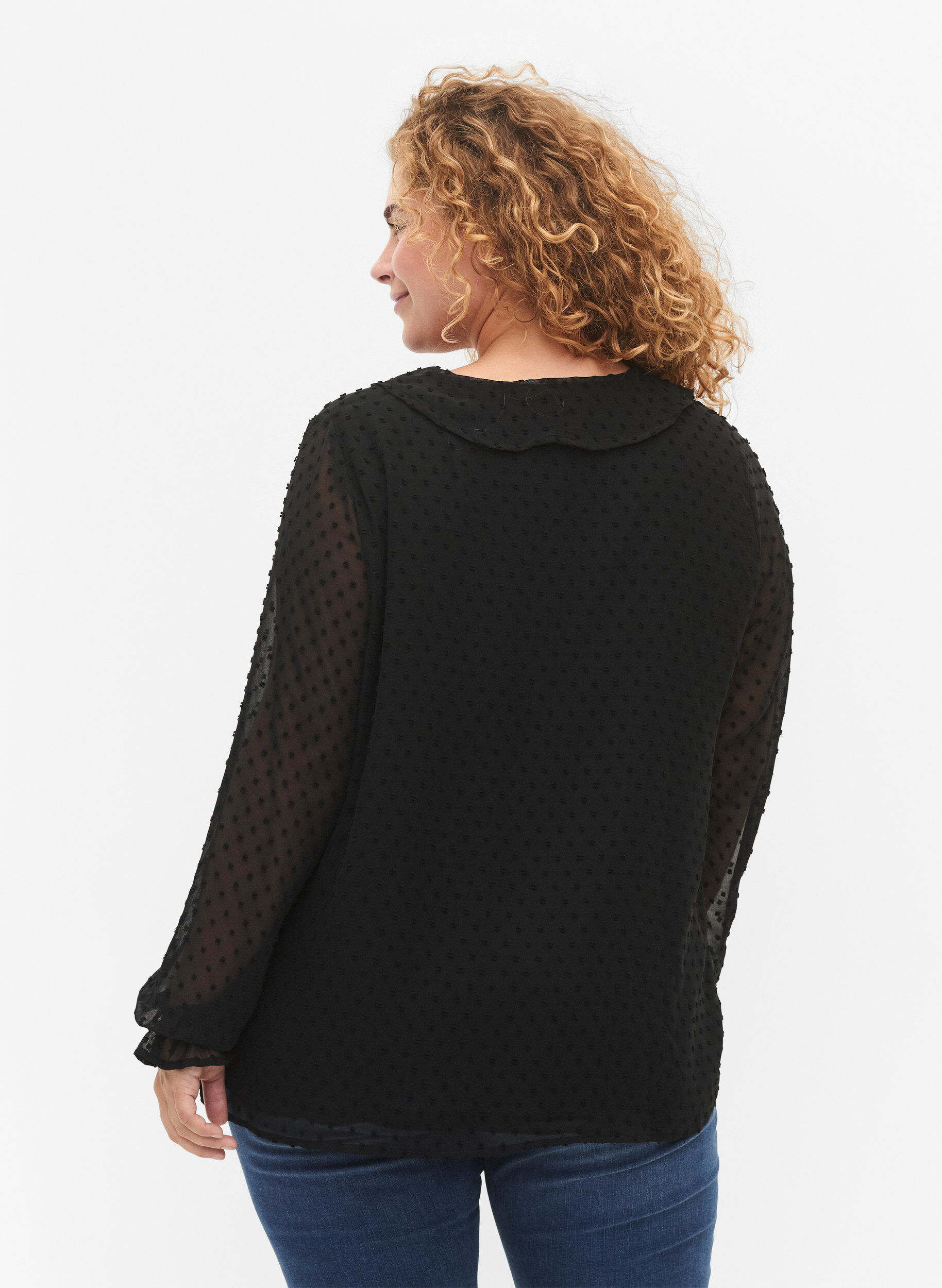 Zizzi Bluse med volanger og prikkete tekstur, Black, Model image number 1