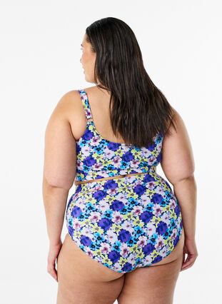 Zizzi Høymidjede blomstrete bikinibukser, Lilla, Model image number 2