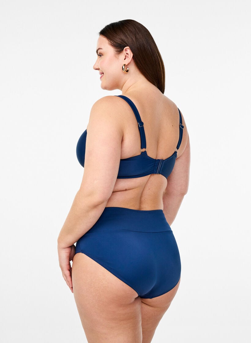 Bikinitopp med b&oslash;yler og drapering, Bl&aring;, Model image number 1