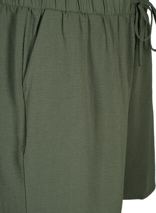 Zizzi Shorts med lommer og elastisk linning, Grønn, Packshot image number 2