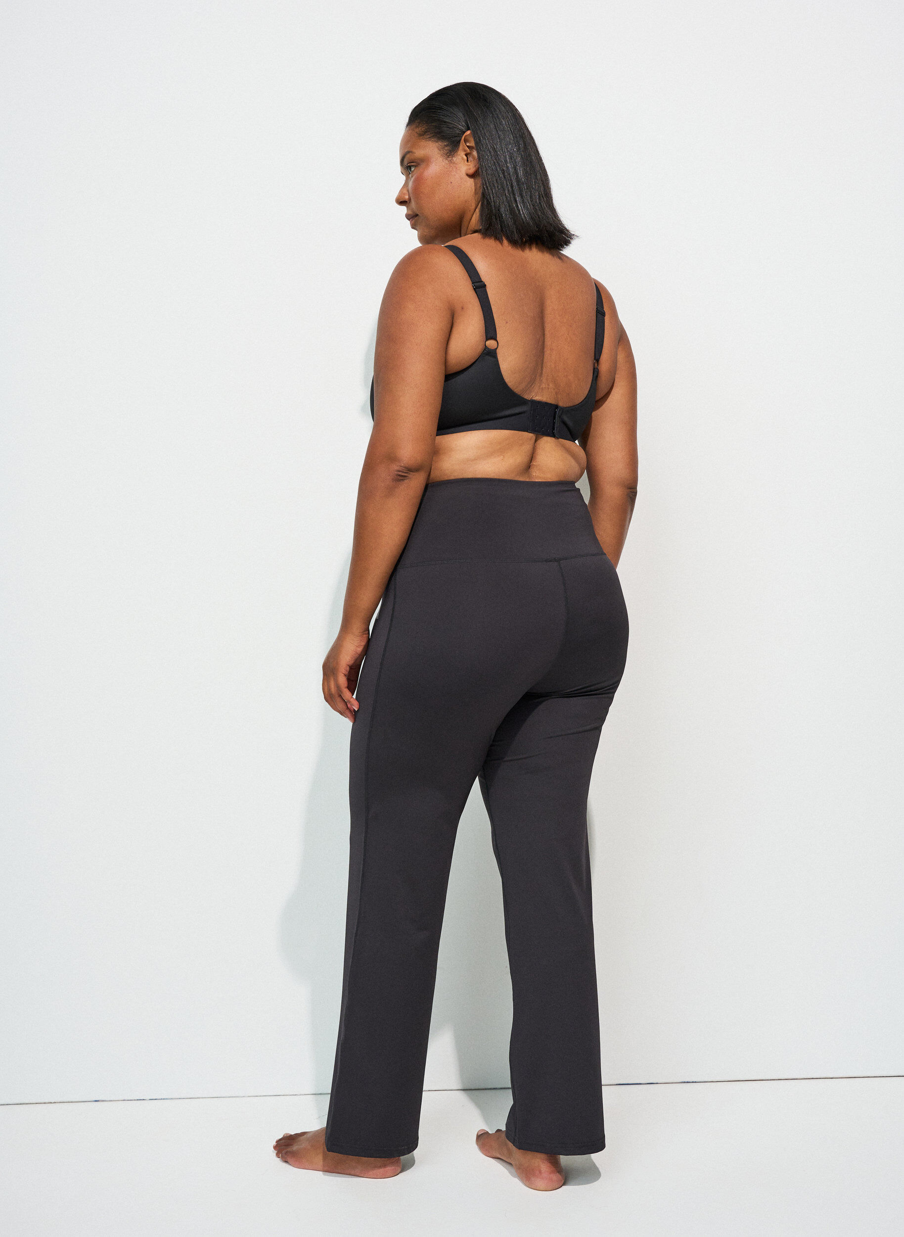 ZizziLett polstret sports-BH, Svart, Model image number 2