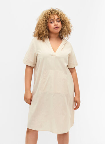 Kortermet kjole med hette, Sandshell, Model image number 0