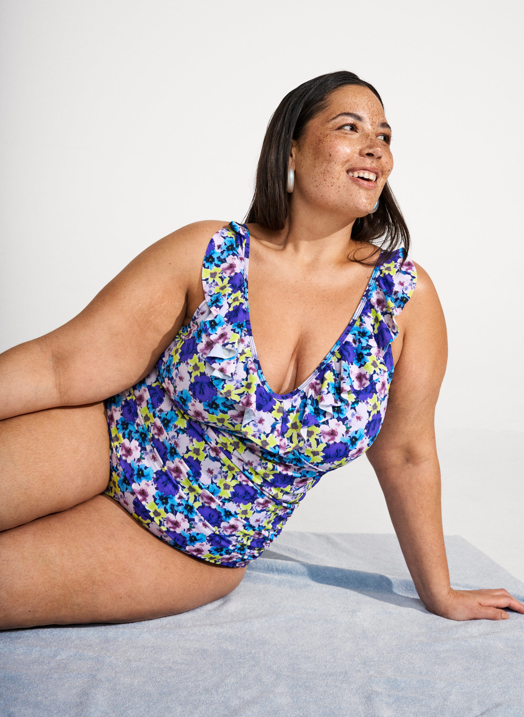 Zizzi Blomstret badedrakt med volanger og avtagbare innlegg, Lilla, Image image number 0