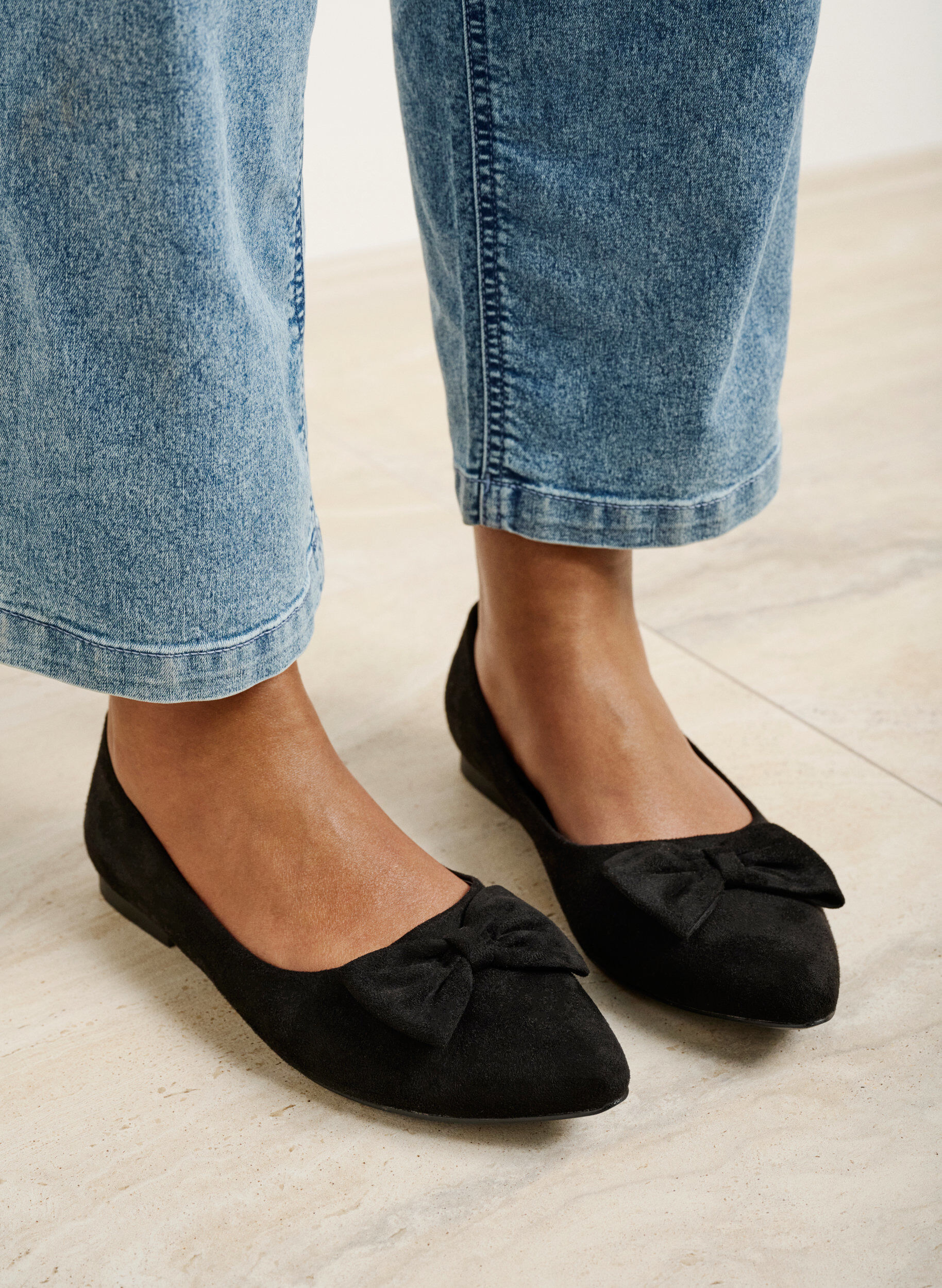 Zizzi Ballerinasko med vid passform og sl&oslash;yfe, Svart, Image image number 0