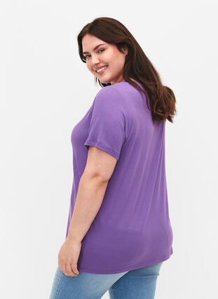 T-skjorte i viskose med ribb og V-hals, Deep Lavender, Model image number 1