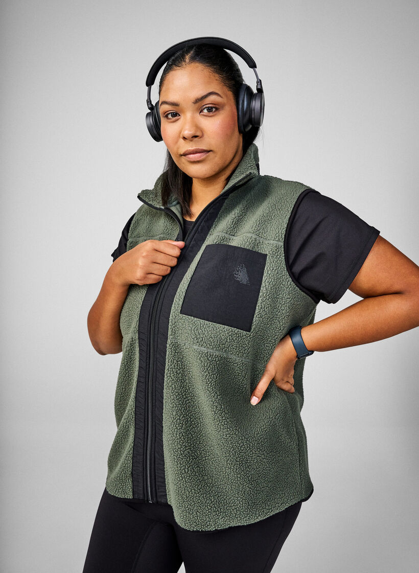 Sporty teddyvest med lommer, Thyme, Image image number 0
