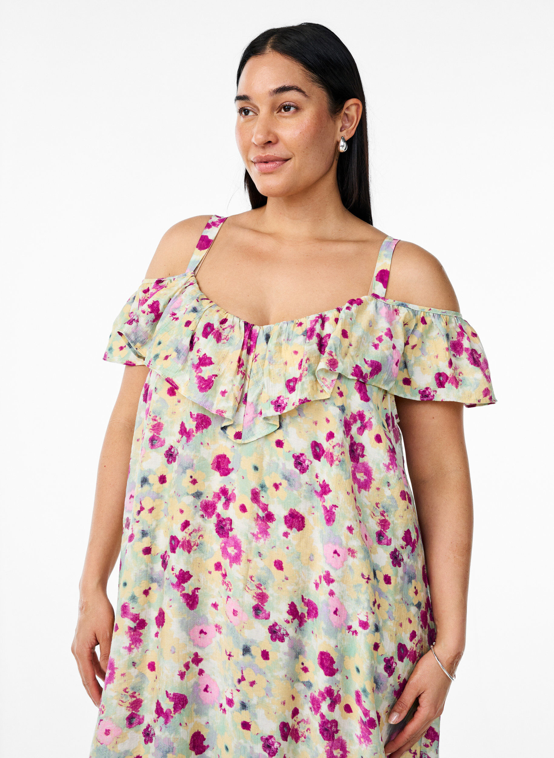 Zizzi Blomstret midikjole med off-shoulder volang, Vanilje, Model image number 3