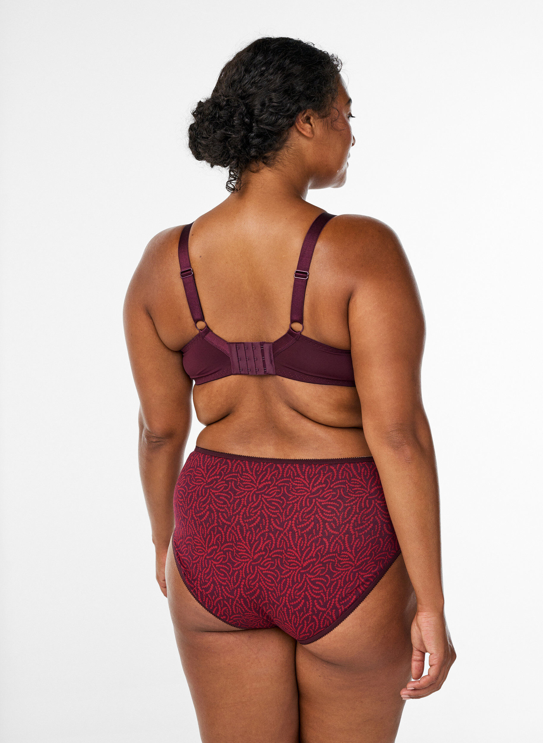 Zizzi Polstret blonder BH med b&oslash;yle, R&oslash;d, Model image number 2