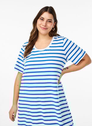 Zizzi Stripete jerseykjole med korte ermer, Blå, Model image number 2