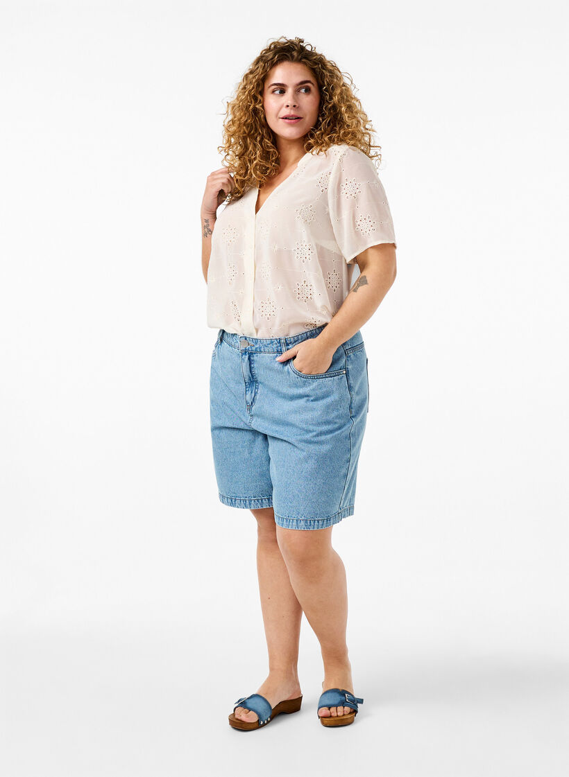 Kortermet skjortebluse med broderi anglaise, Antique White, Model image number 2