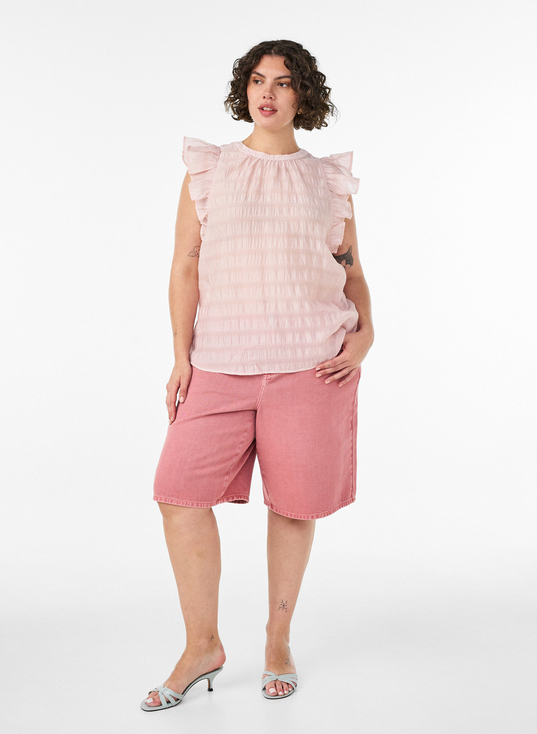 ZizziErmel&oslash;s bluse med tekstur og volanger, Rosa, Model image number 1
