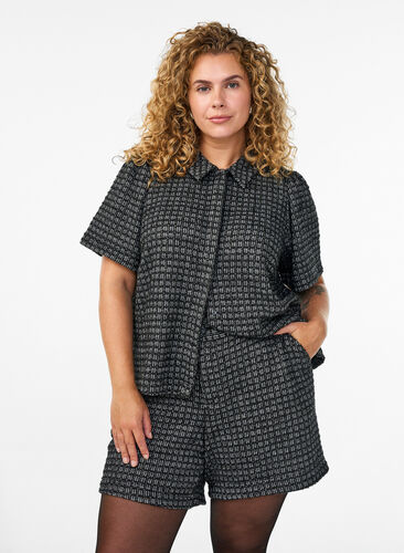 Zizzi Loose fit boucléshorts med lommer, Svart, Model image number 0