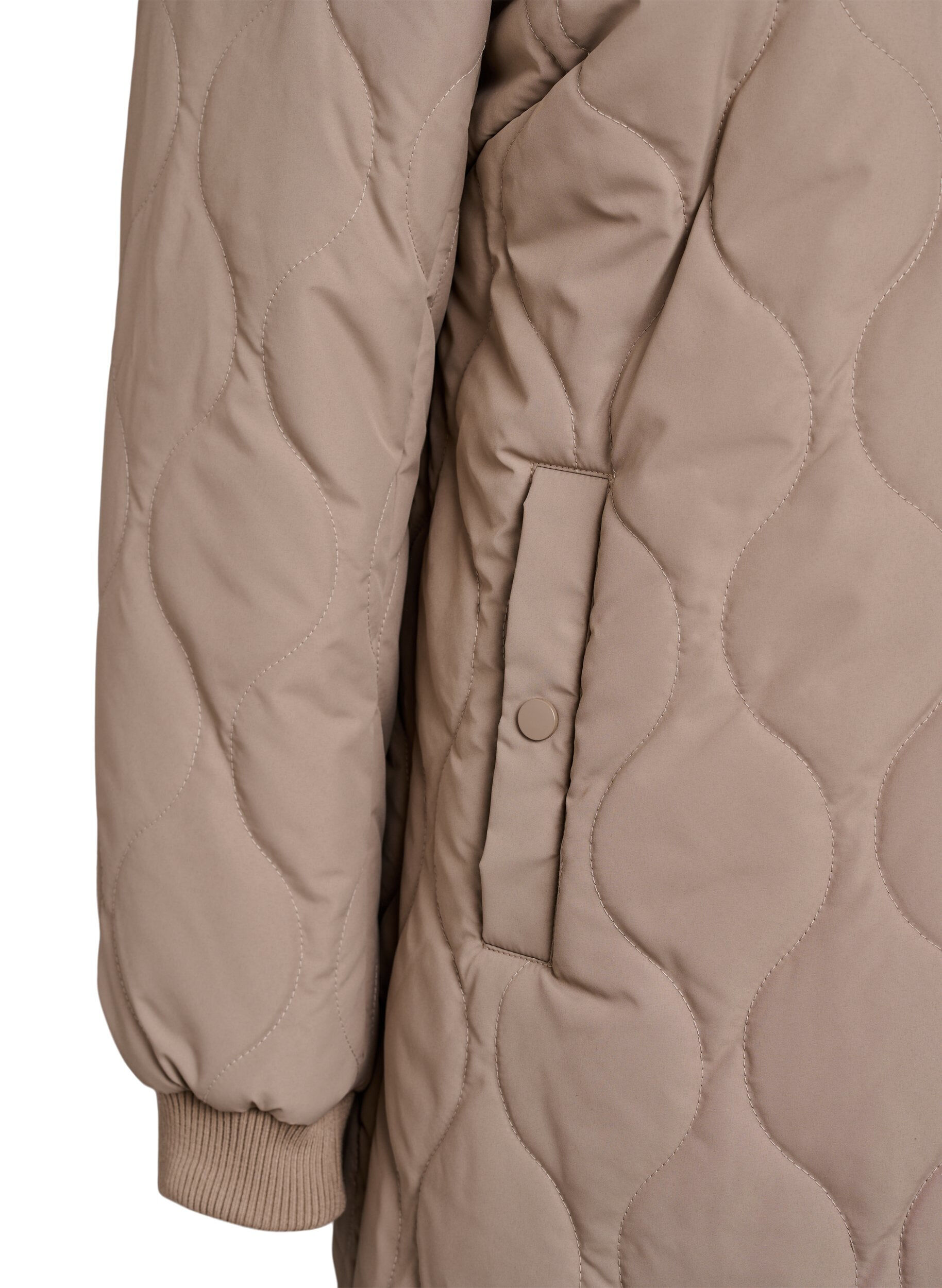 ZizziMellomlang quiltet jakke med hette, Brun, Packshot image number 3
