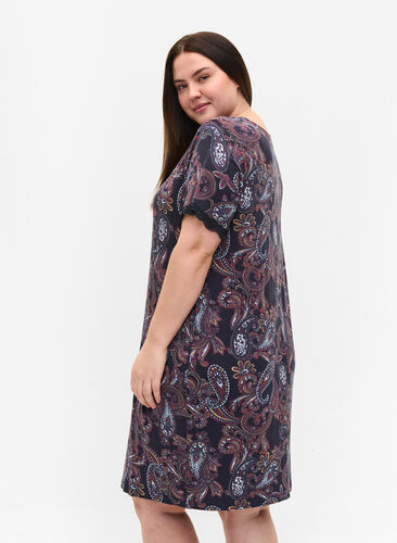Kortermet pysjamaskjole i viskose, PAISLEY PRINT, Model image number 1