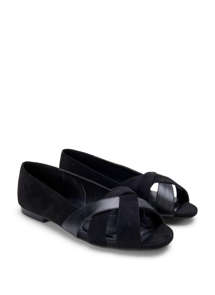 Ballerinasko med spiss tå og bred passform, Black, Packshot