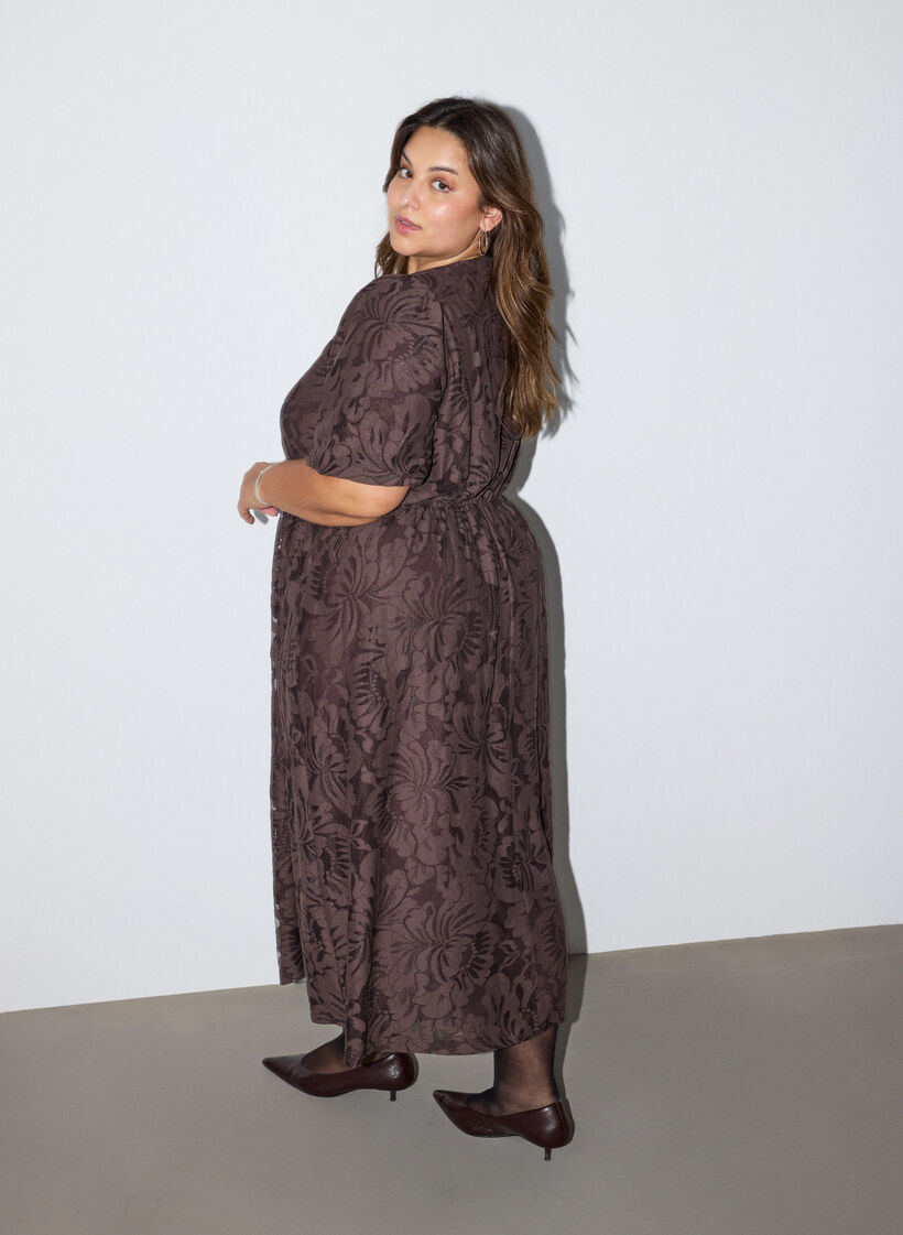 Midikjole i blomstret jacquard, Brun, Model image number 1