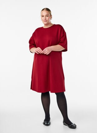Zizzi T-skjortekjole i jersey med splitt i sidene, Rød, Model image number 1