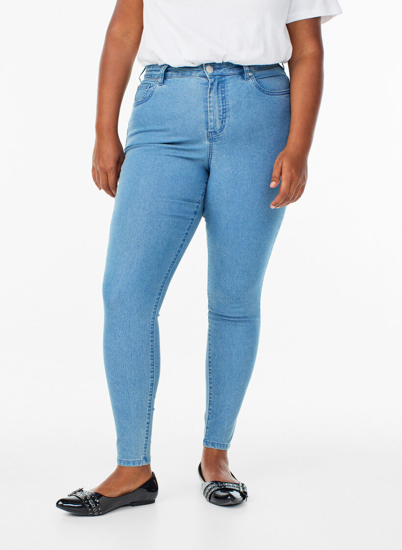 Amy jeans med h&oslash;y midje og smal passform, Bl&aring;, Model image number 2