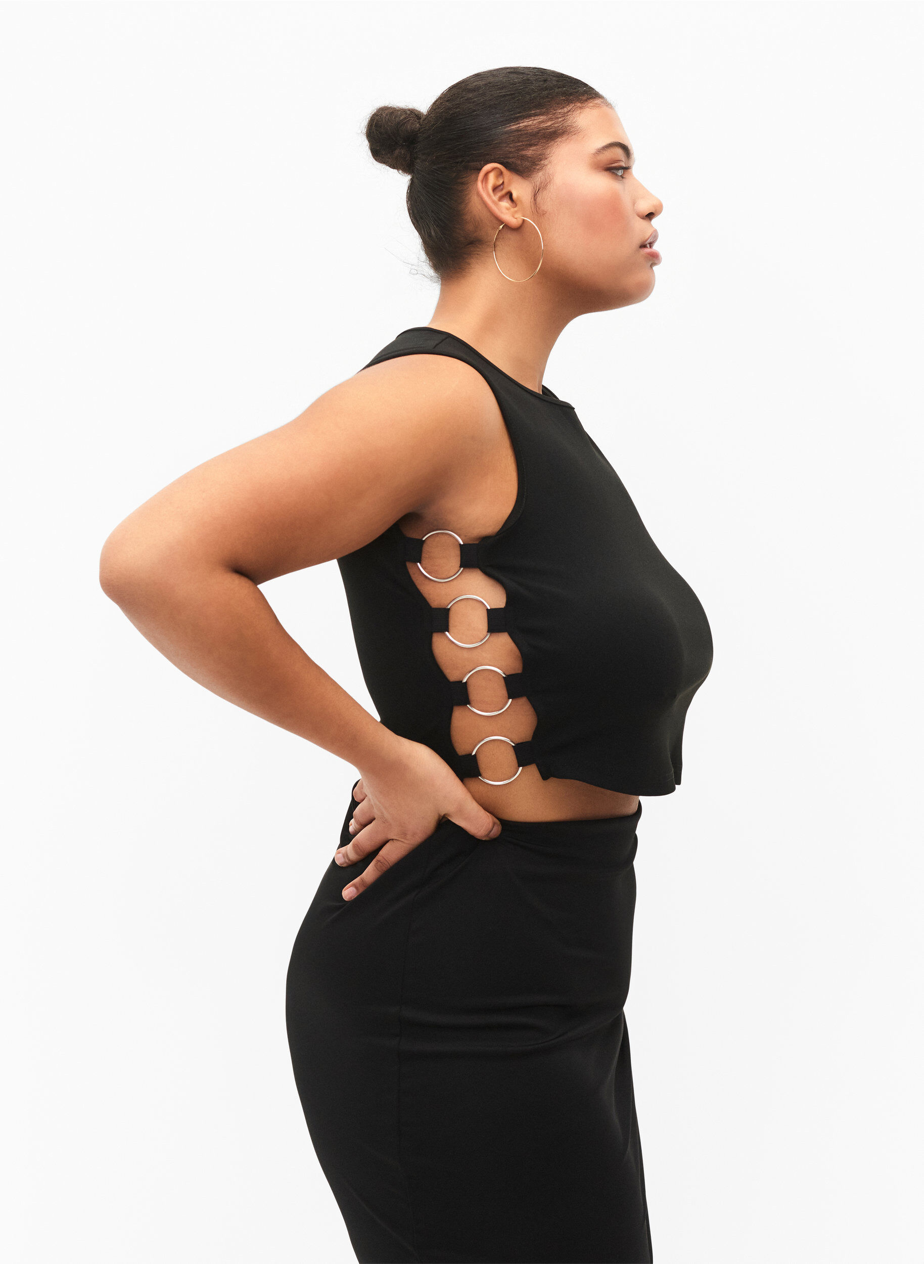 Zizzi Kort topp med &aring;pen detalj i siden, Black, Model image number 2