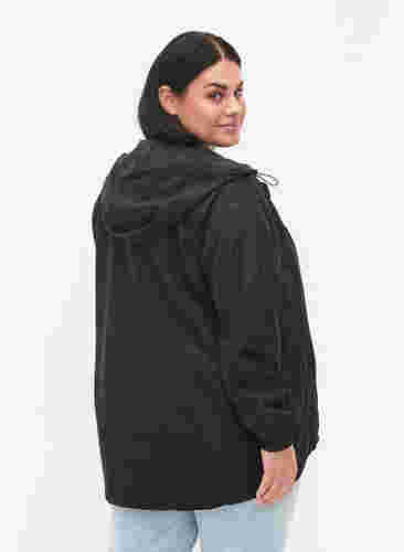 Kort jakke med hette og justerbar bunn, Black, Model image number 1