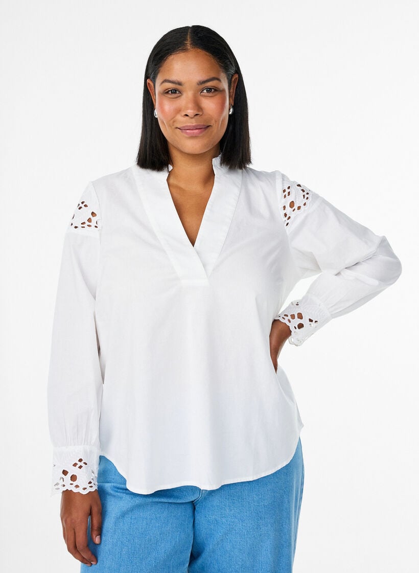 Bluse med V-hals og broderie anglaise-detaljer, Hvit, Model