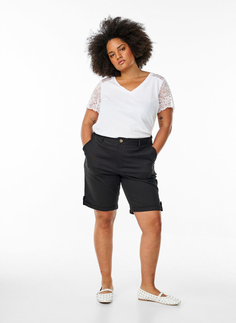 Bomull T-skjorte med korte blonderermer, Hvit, Model image number 1