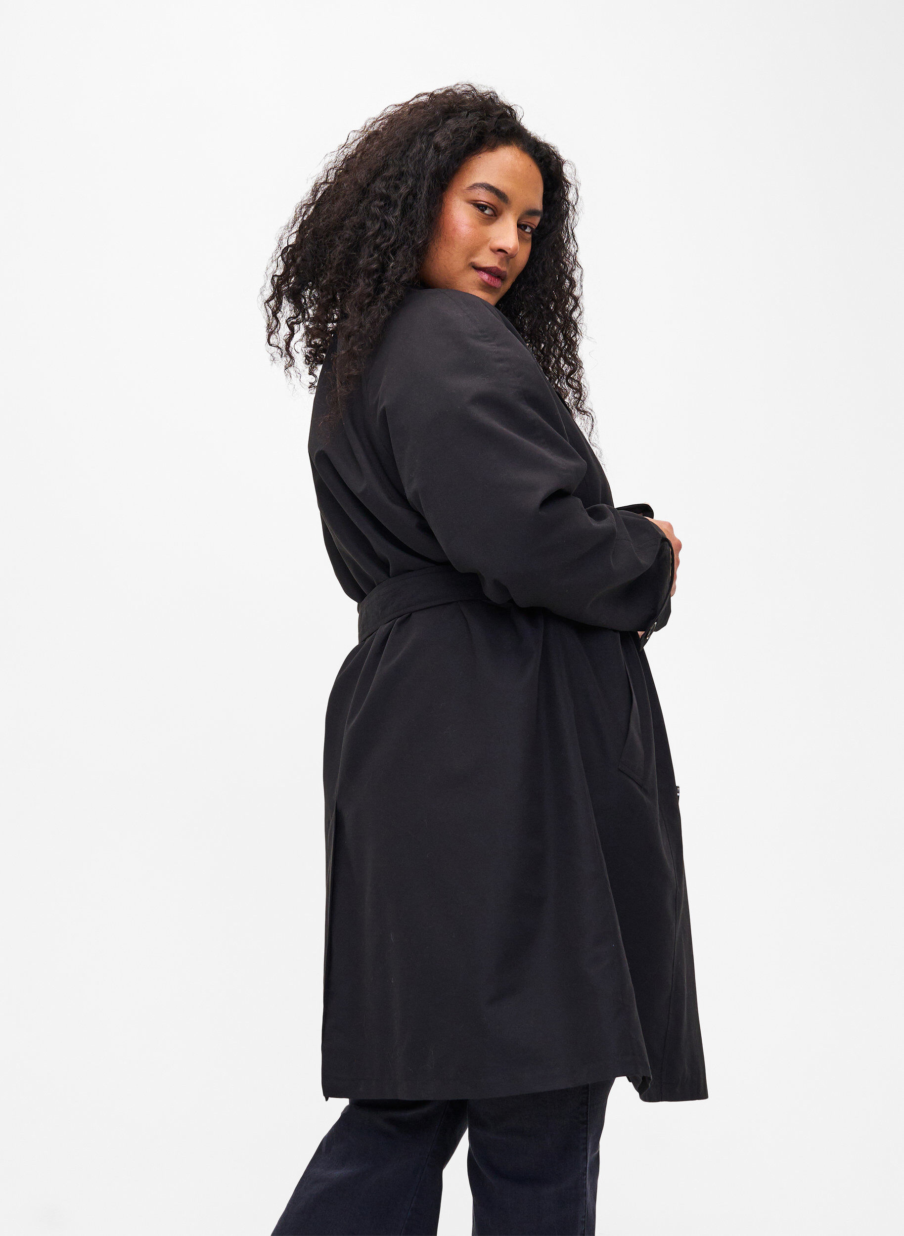 Zizzi Trenchcoat med belte og slisse, Black, Model image number 2