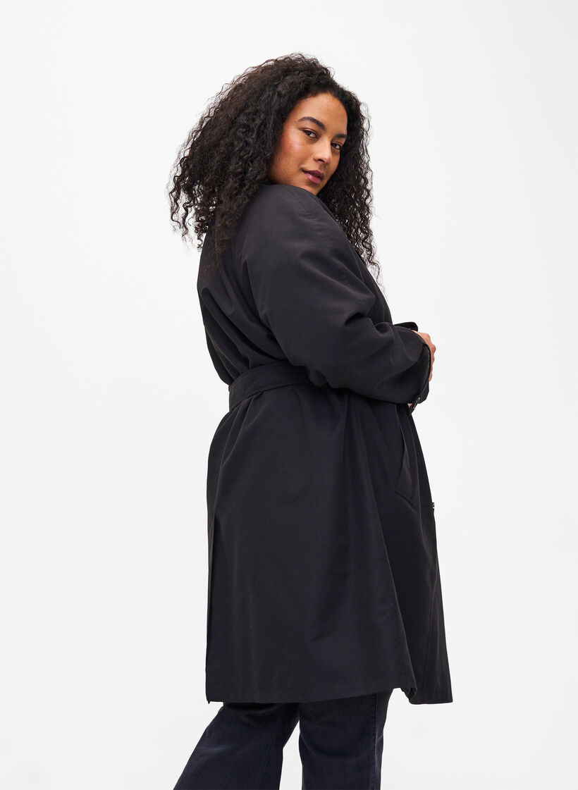 Trenchcoat med belte og slisse, Black, Model image number 2