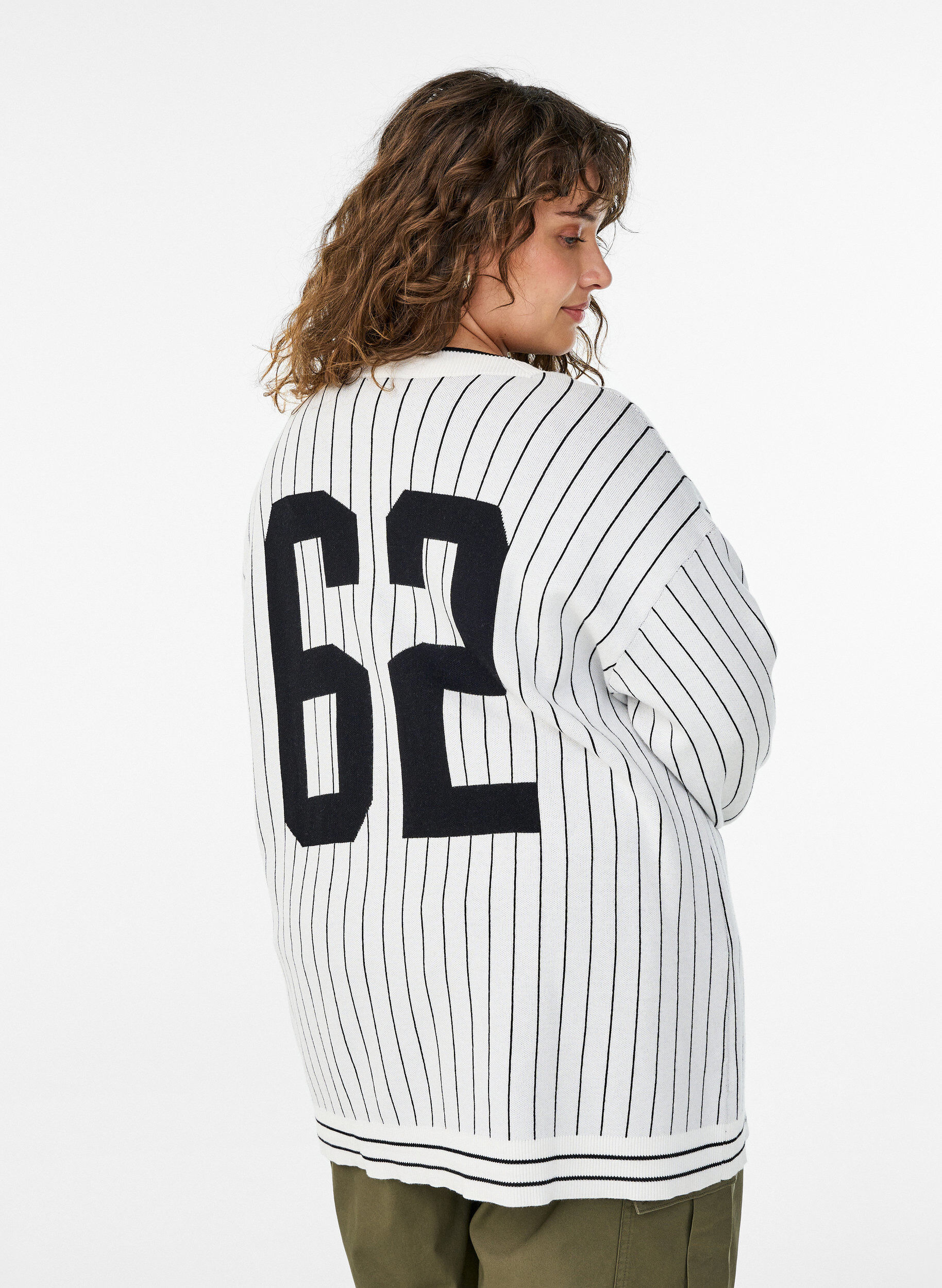 Zizzi Strikket cardigan med striper og motiv p&aring; ryggen, Hvit, Model image number 2