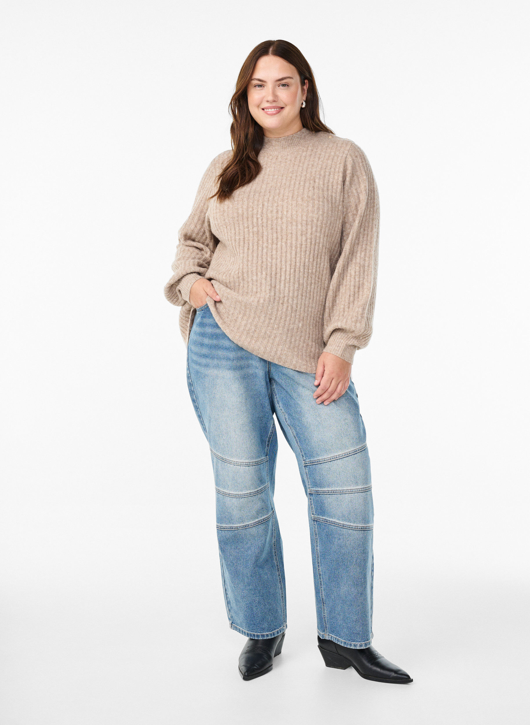 ZizziRibbestrikket genser med puffede ermer og knapper, Beige, Model image number 1