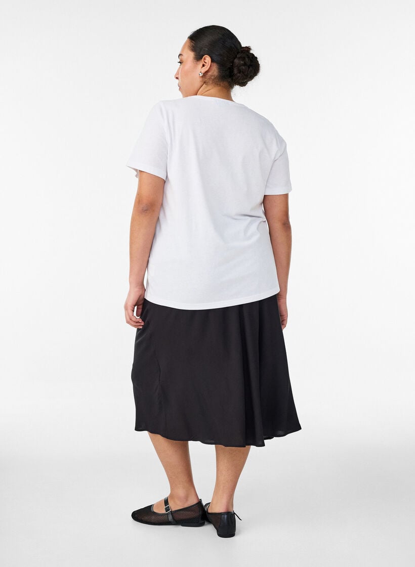 Viskoseskj&oslash;rt med elastisk midje, Svart, Model image number 1