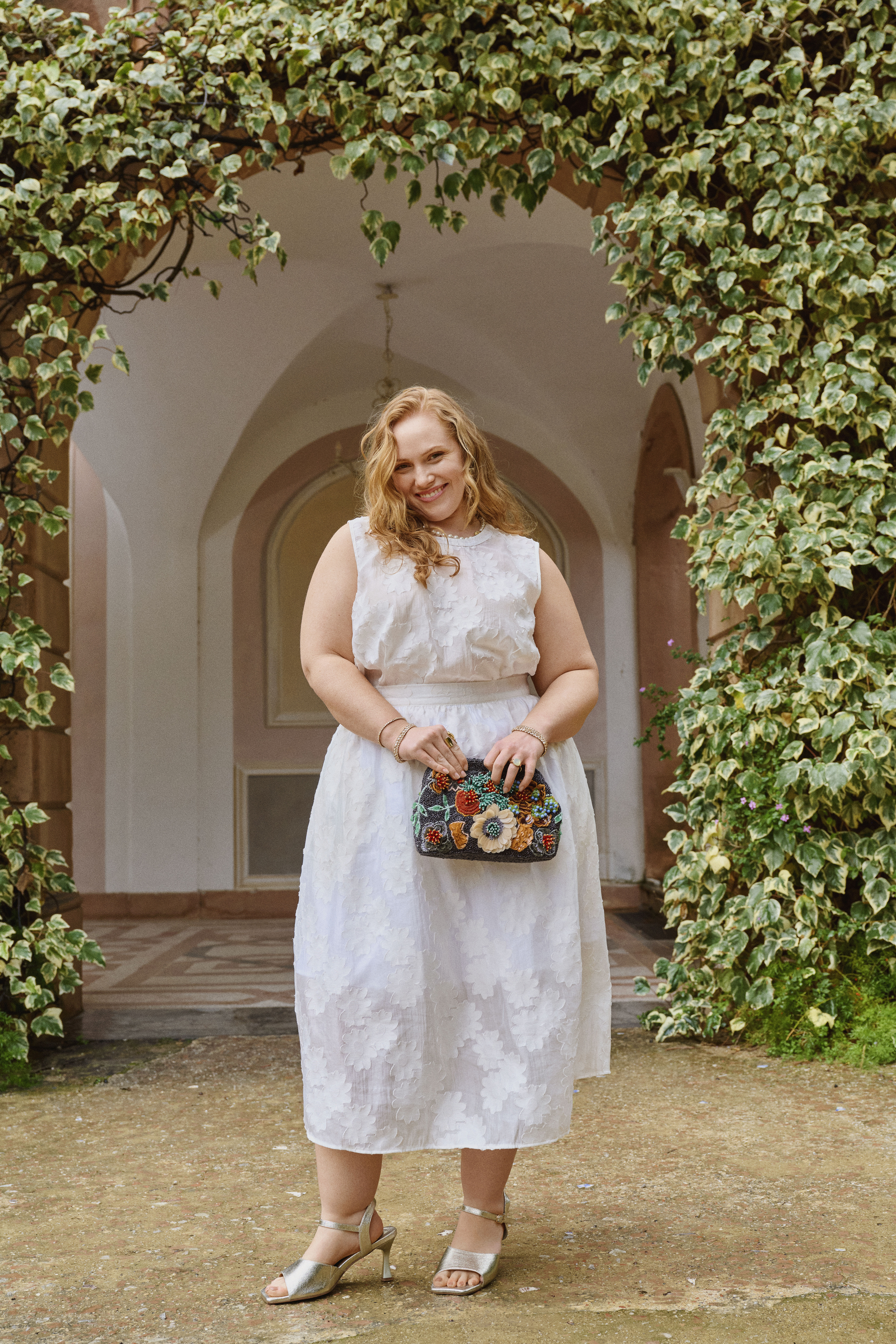 Zizzi Hvitt blomstersett, , Model