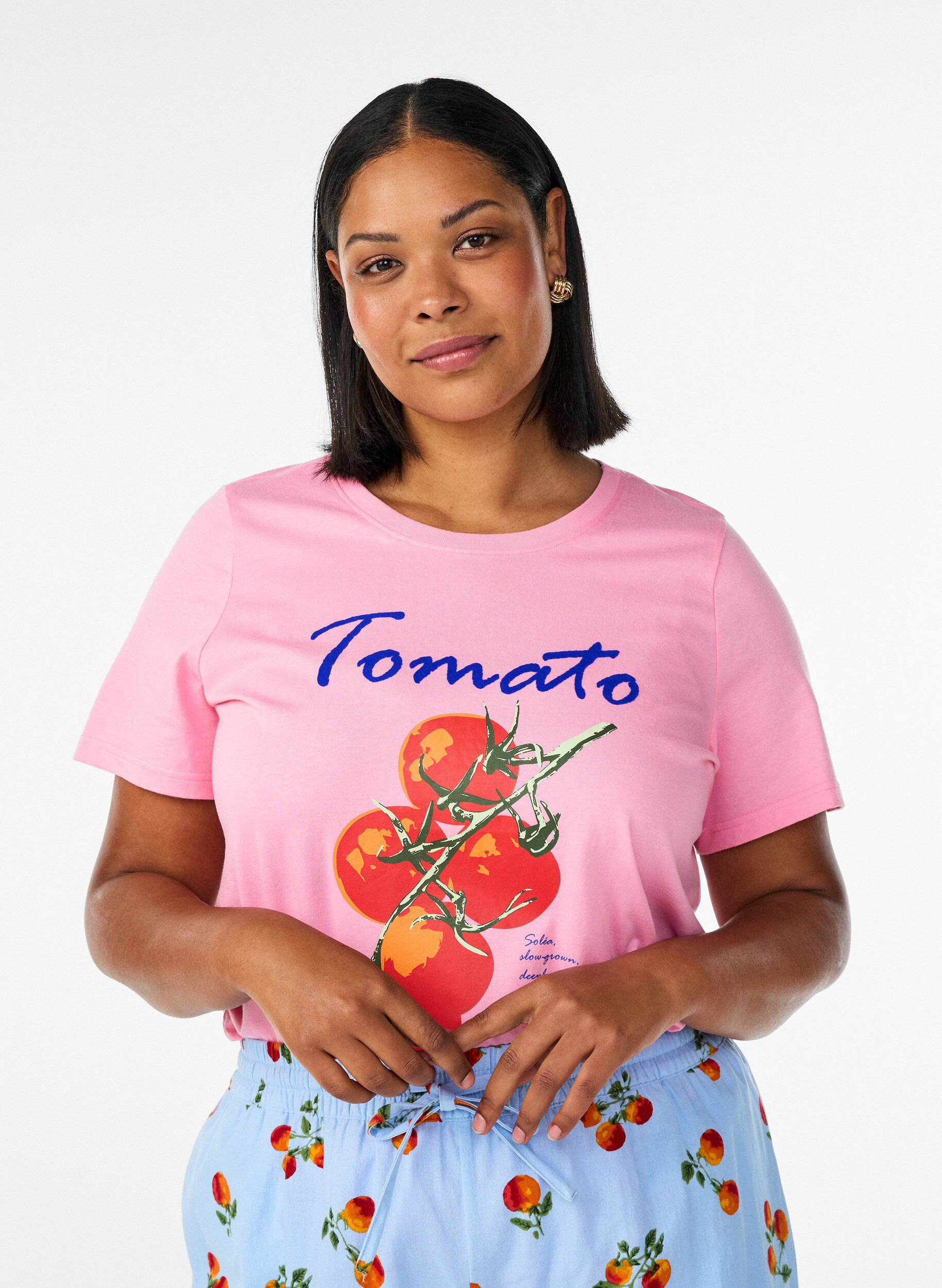 T-skjorte i &oslash;kologisk bomull med tomatprint, Rosa, Model