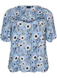 Bluse med blomstertrykk og korte ermer, Bl&aring;
