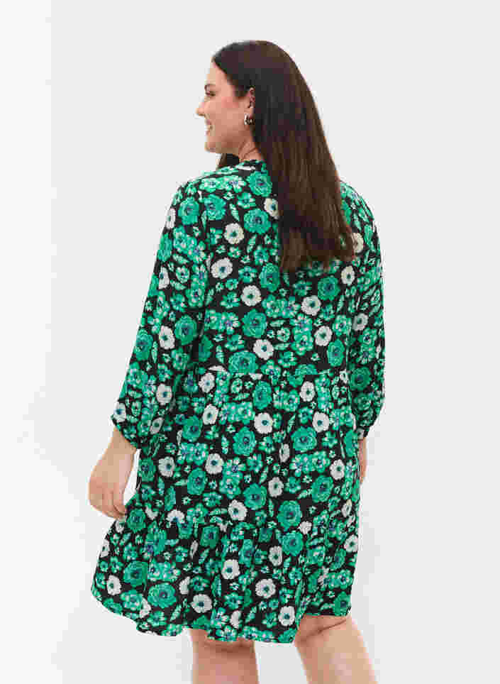 Blomstrete tunika i viskose, Green Flower AOP, Model