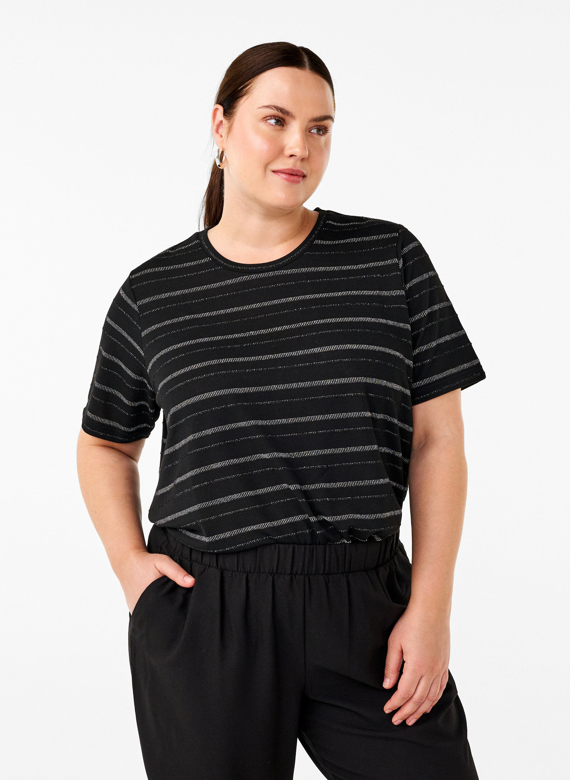 Zizzi T-skjorte med s&oslash;lvglitter, Black w. Silver, Model image number 0