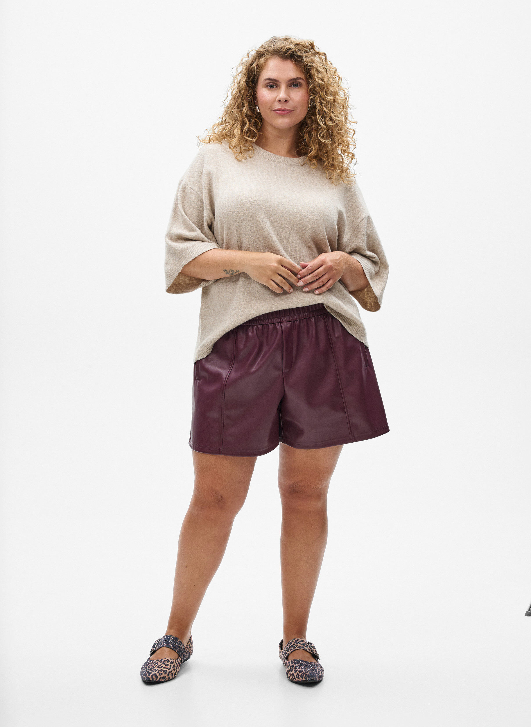 Zizzi L&oslash;s strikket bluse med korte ermer, Beige, Model image number 1
