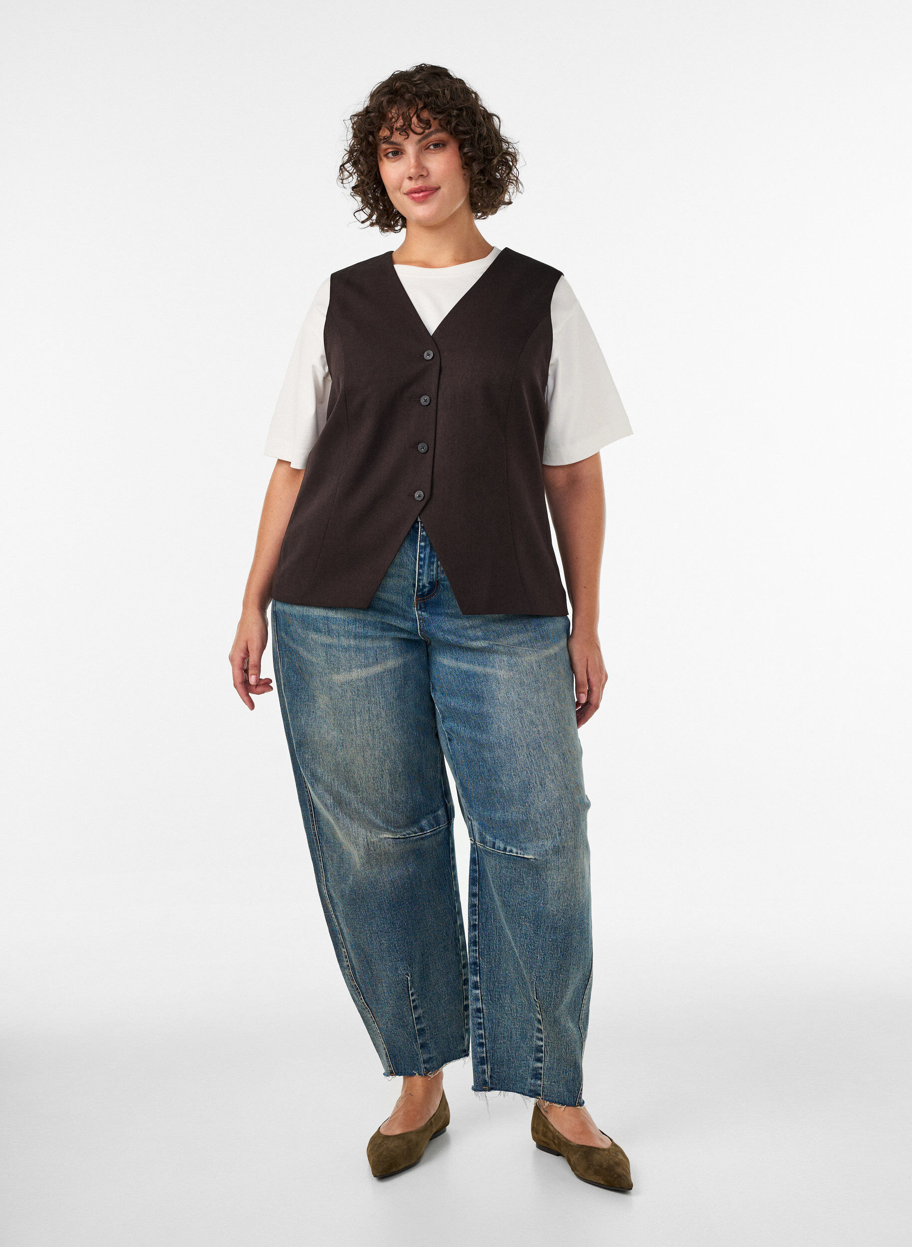 ZizziVest med knappelukking, Brun, Model image number 1