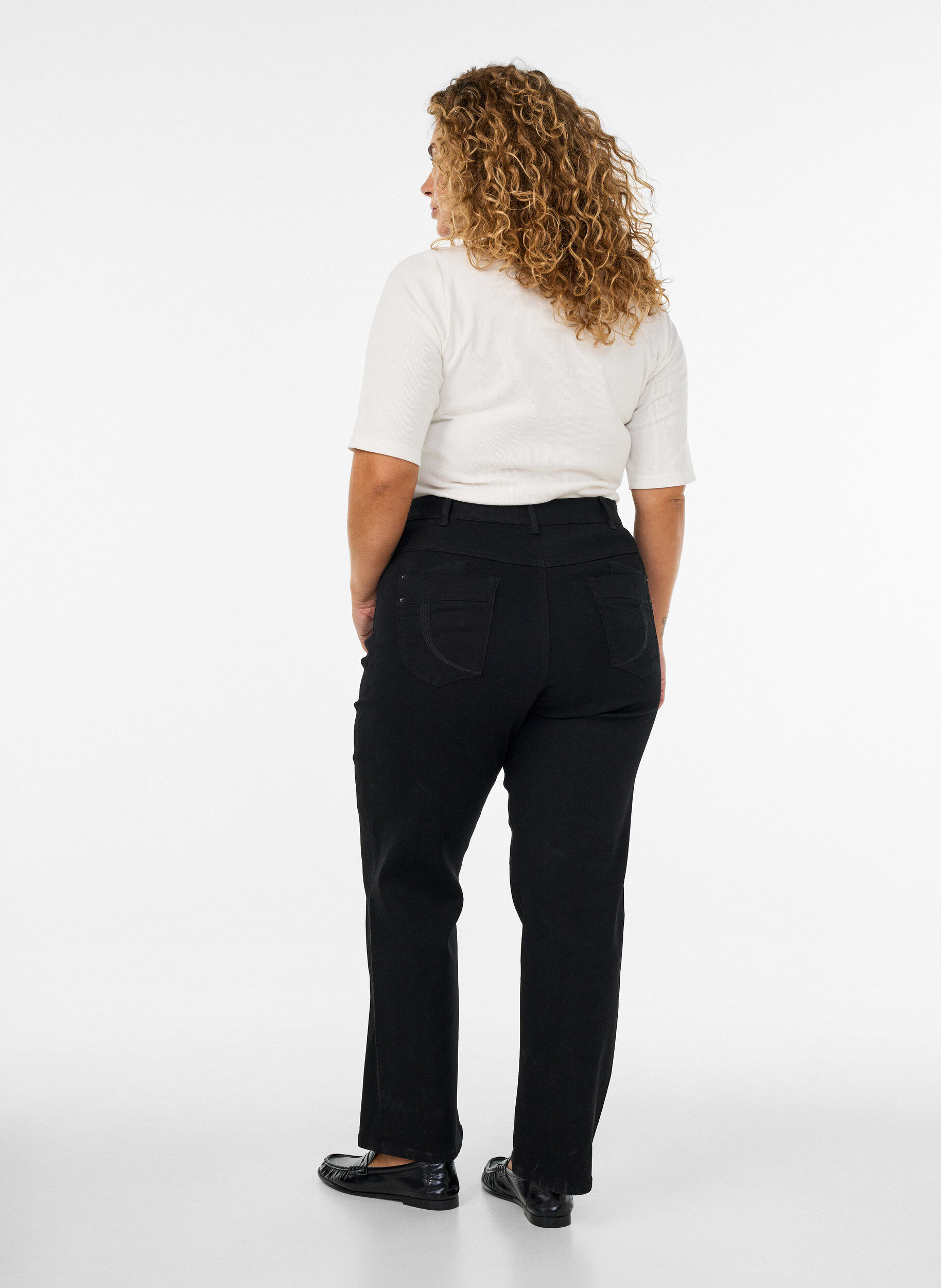 ZizziRegular fit Gemma-jeans med h&oslash;y midje, Svart, Model image number 1