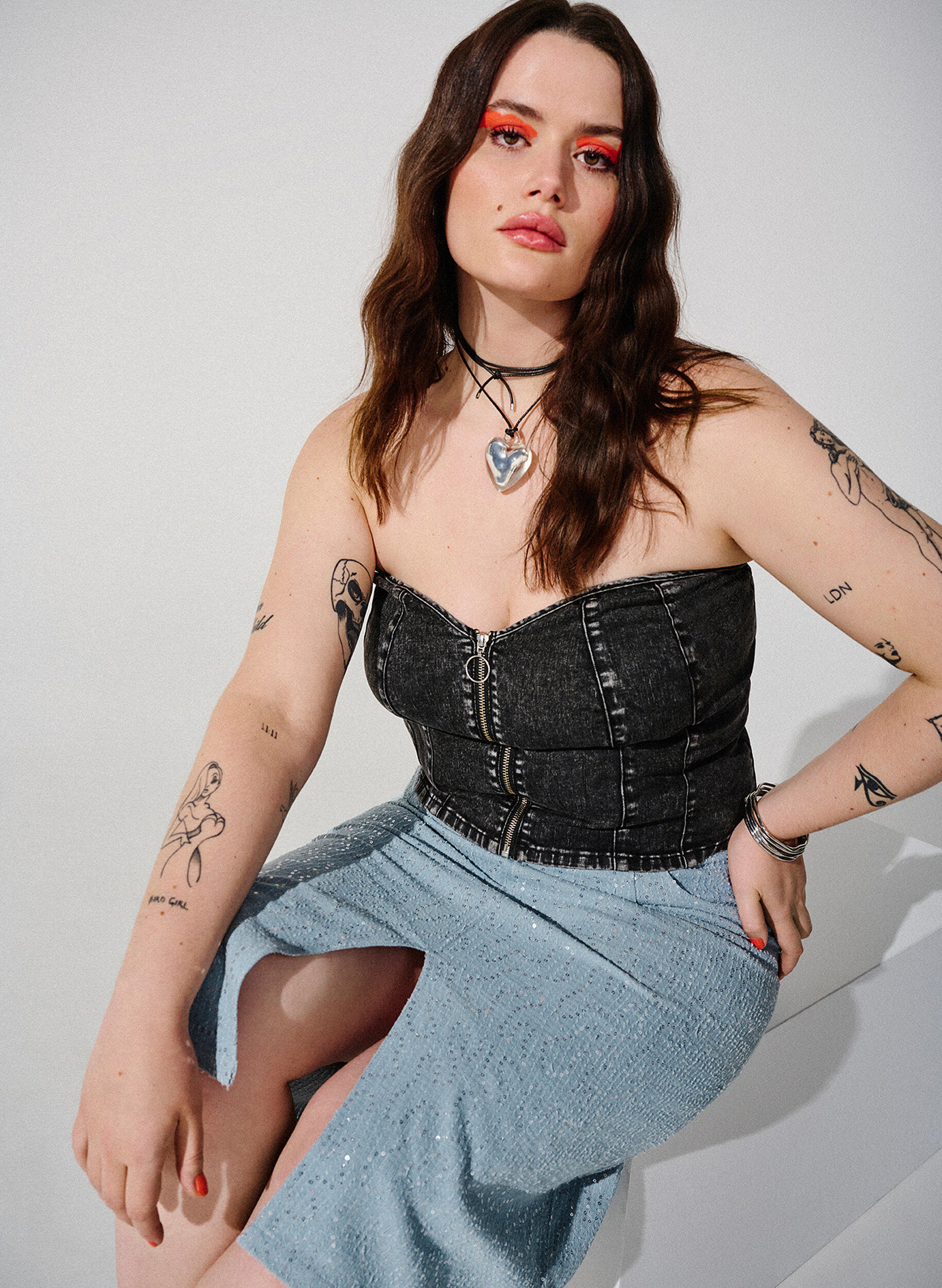 Zizzi Denimskj&oslash;rt med splitt og paljetter, Light Blue Denim, Image image number 0