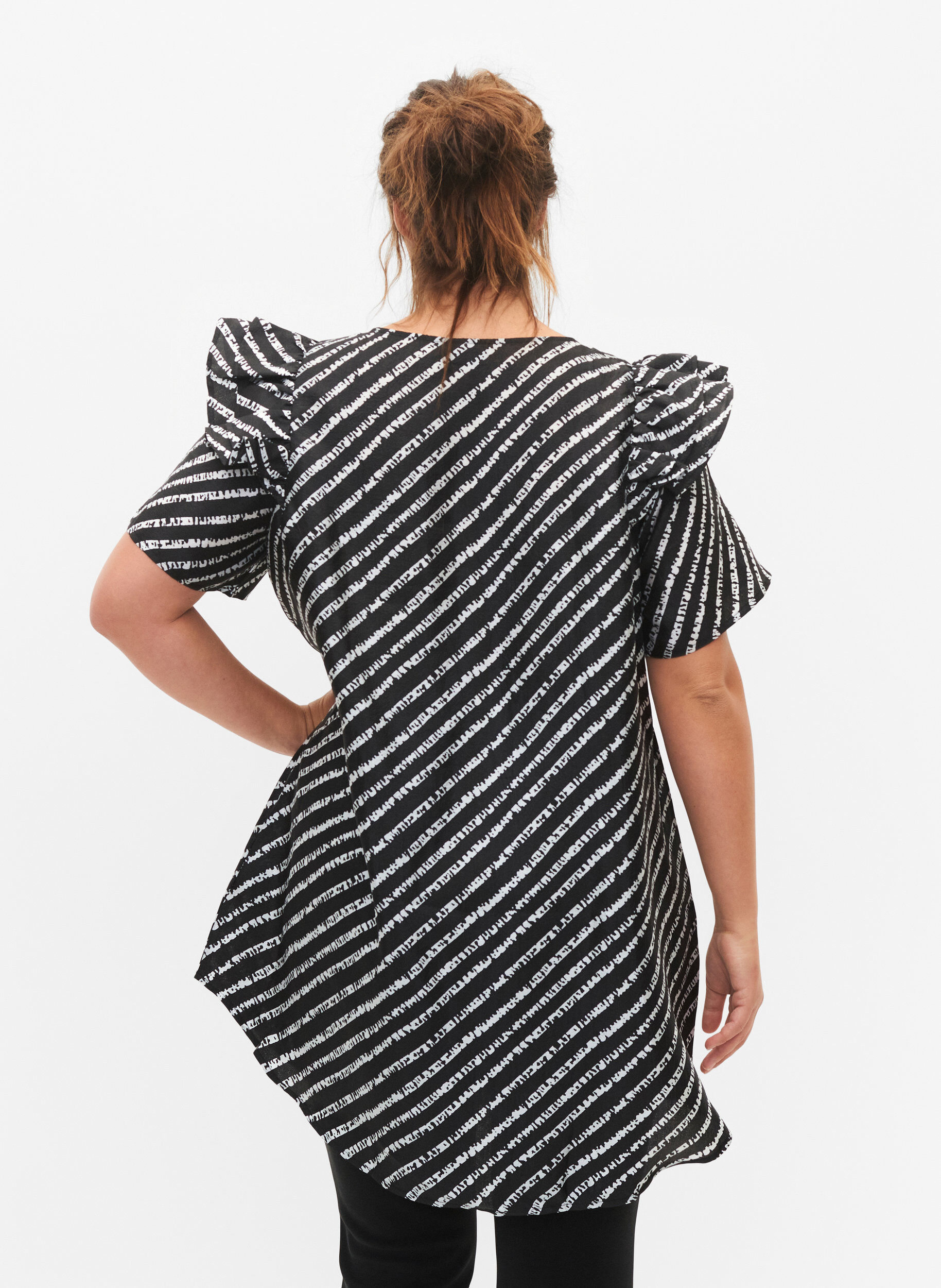 Zizzi Stripete tunika med frynser, Black/White Stripes, Model image number 1