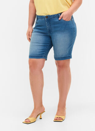 Slim fit Emily shorts med normal midje, Light blue denim, Model image number 3