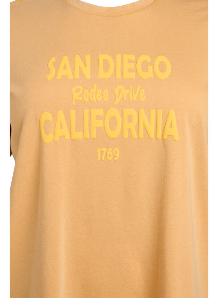 T-skjorte i økologisk bomull med et kult trykk, Gul, Packshot image number 2