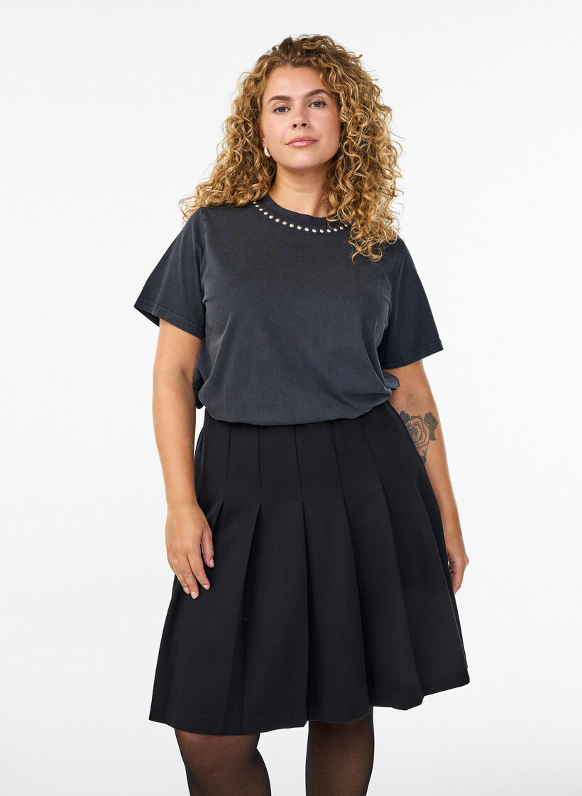 Kort plissert skjørt med elastisk midje, Black, Model