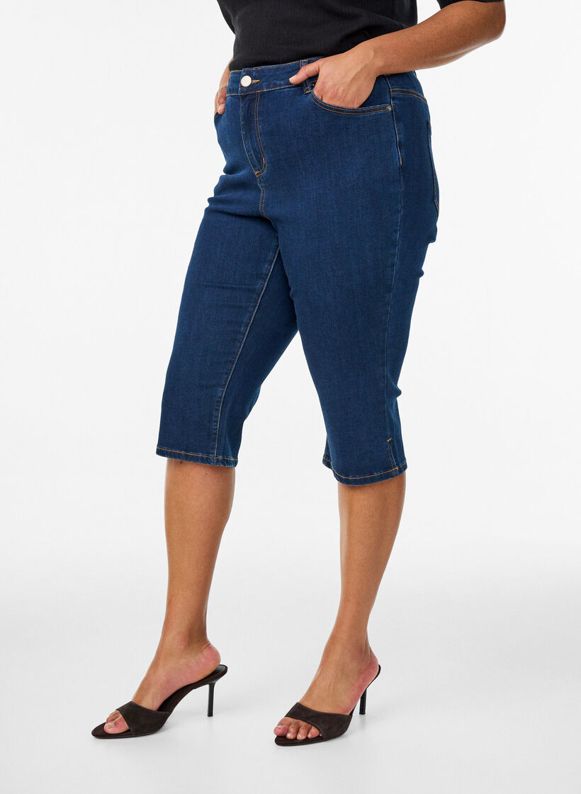 H&oslash;y midje slim fit capris i elastisk denim, Bl&aring;, Model image number 2