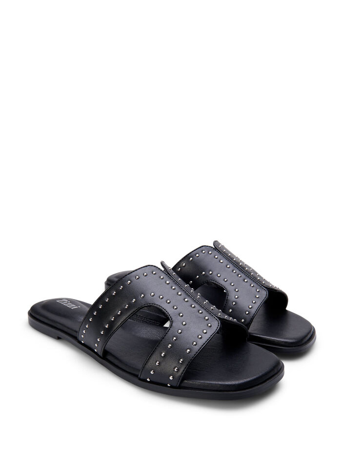 Flate slip-on-sandaler med bred passform og nitter, Black, Packshot