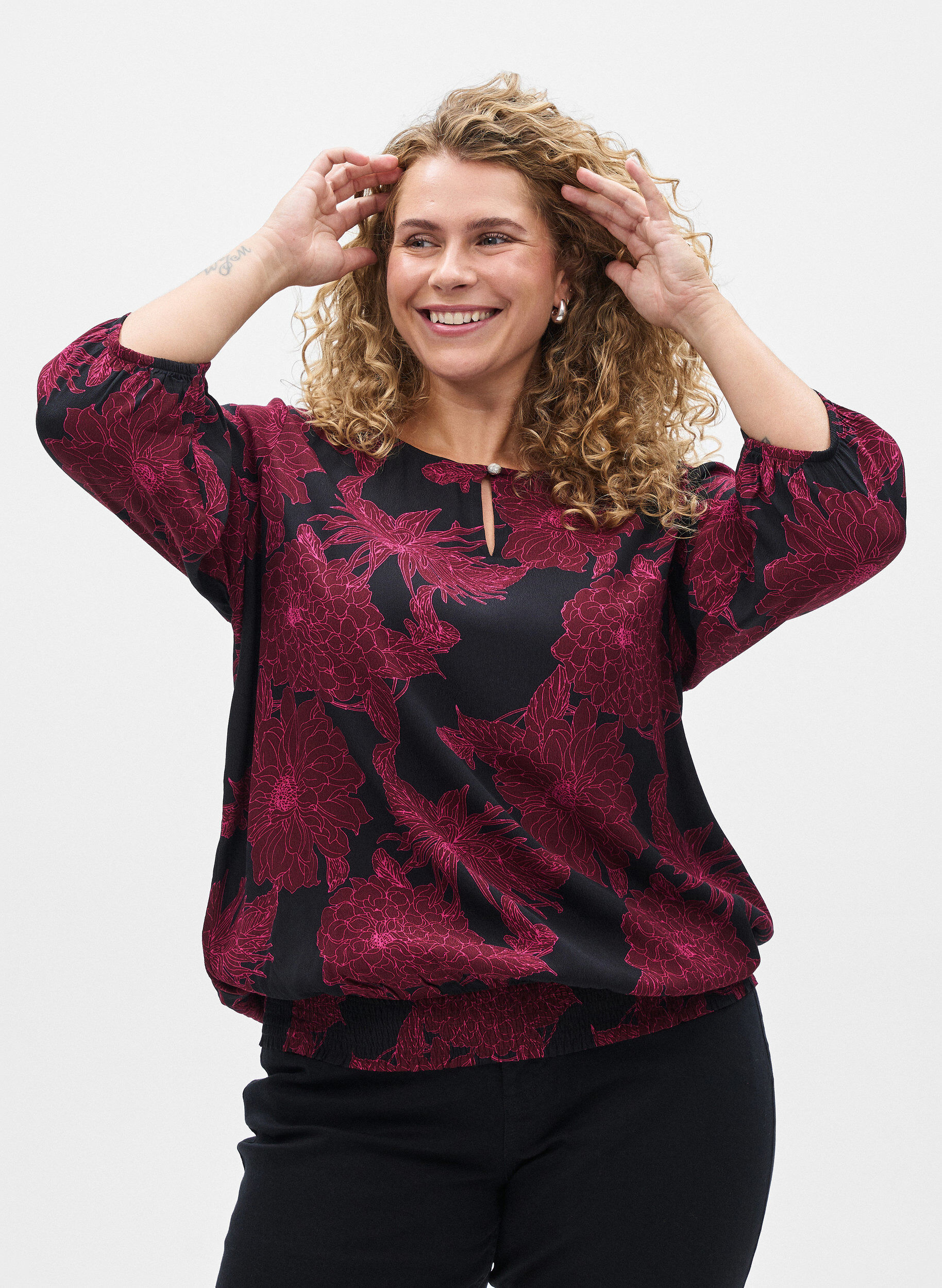 ZizziViskose bluse med blomstertrykk og smocking, M&oslash;rk Bordeaux, Model image number 0