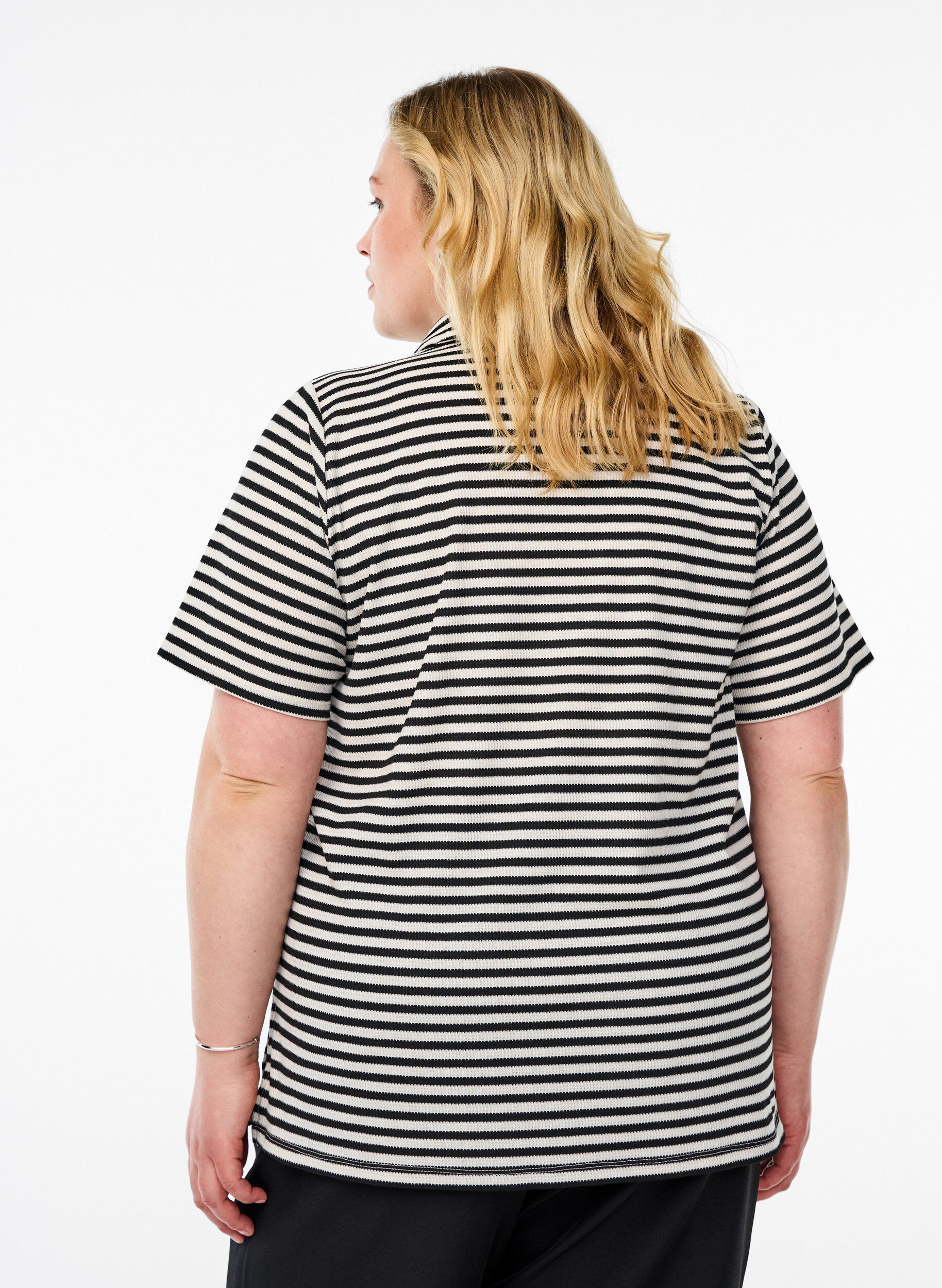 Zizzi Kortermet poloskjorte med striper, Svart, Model image number 2